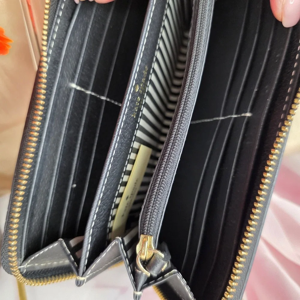 Kate‎ Spade New York Black Pebbled Leather Zip Around Continental Wallet EUC